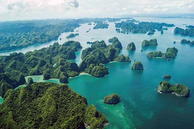 Limestone islands of Ha Long Bay