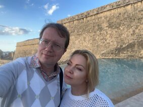 Prof. Alexey Kavokin and Dr. Stella Kavokina Publish Science Perspective on Universal Scaling